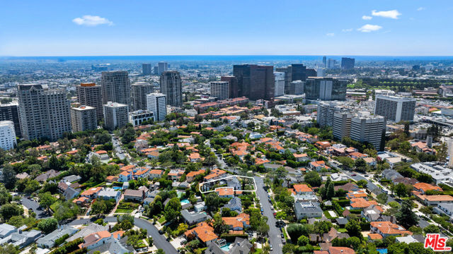 10736 Le Conte Avenue, Los Angeles CA: https://media.crmls.org/mediaz/8c700a6c-1a95-45a3-a04d-ed44c79b25b5.jpg