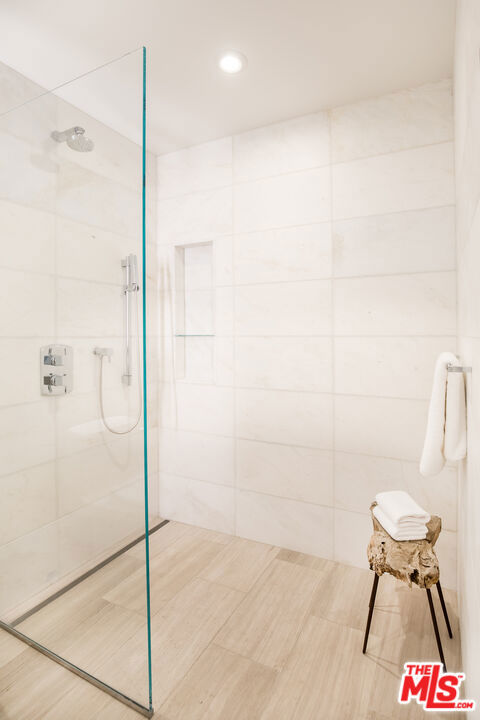 8600 Wilshire Boulevard, Beverly Hills CA: https://media.crmls.org/mediaz/8c707f7c-be9b-4f29-83ba-344578c0b51c.jpg