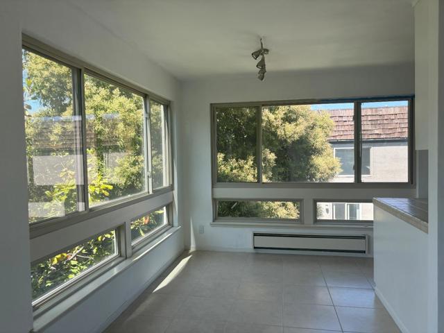 80 El Camino Real, Burlingame CA: https://media.crmls.org/mediaz/8c70b4de-b23f-429f-b1a3-fd5c613c876e.jpg
