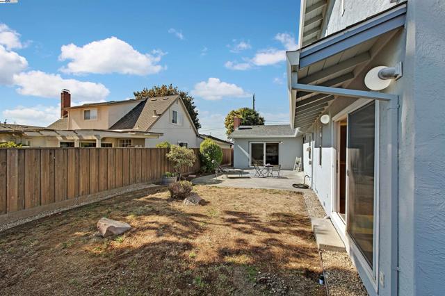2560 Phelan Avenue, Hayward CA: https://media.crmls.org/mediaz/8c71e8f0-6bec-4060-85b9-baeb680bdcce.jpg