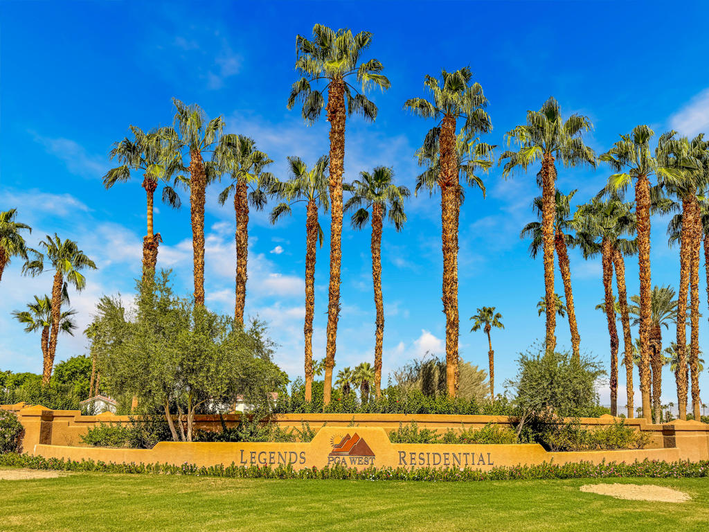 https://media.crmls.org/mediaz/8c72756d-6043-4dfc-af26-bafe056cf331.jpg?preset=X-Large
