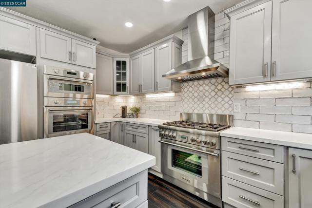 1033 LANTERN BAY, Hercules CA: https://media.crmls.org/mediaz/8c72b3fe-3a17-4191-9446-81ebfa5eb873.jpg