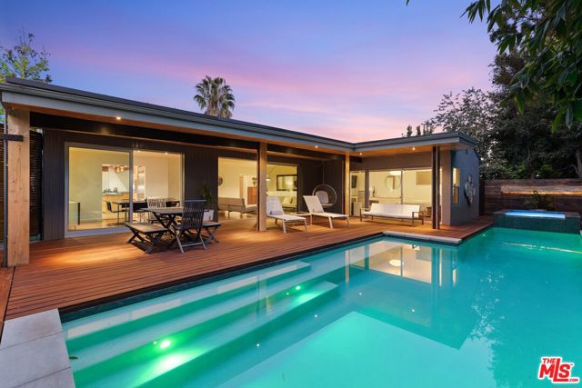 14840 W Sunset Boulevard, Pacific Palisades CA: https://media.crmls.org/mediaz/8c72fadd-9c73-44c3-a0a8-a7d965dc0726.jpg