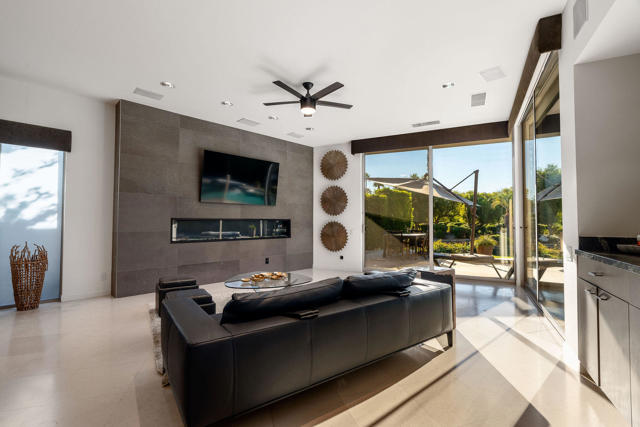 108 Waterford Circle, Rancho Mirage CA: https://media.crmls.org/mediaz/8c73855c-3e3a-423e-bd11-f2d5fe26053b.jpg