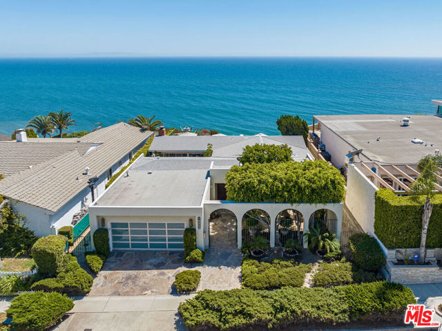 18222 Coastline Drive photo 1