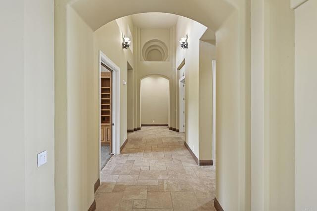 431 Flores de Oro, Rancho Santa Fe CA: https://media.crmls.org/mediaz/8c73c9e2-f110-4a7e-9f09-65407460a15d.jpg