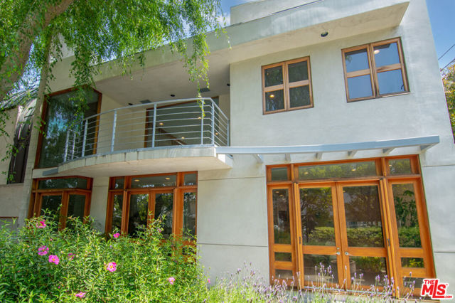 4070 Benedict Canyon Drive photo 3