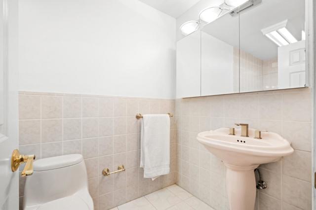845 N Humboldt Street, San Mateo CA: https://media.crmls.org/mediaz/8c73fbf0-eea3-4459-89e6-f212057dcfce.jpg