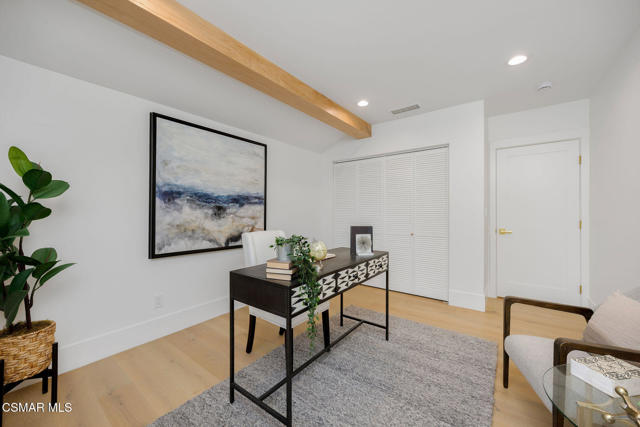 1324 La Granada Drive, Thousand Oaks CA: https://media.crmls.org/mediaz/8c74158c-fd7f-46d8-869c-a3f2834ecba6.jpg