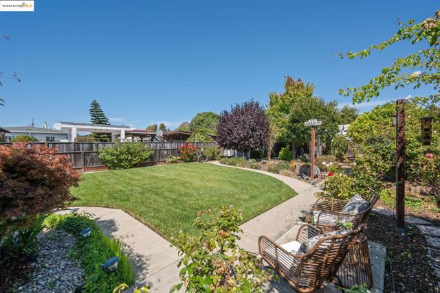 952 Amador St, Richmond CA: https://media.crmls.org/mediaz/8c743475-2e02-4049-bbc6-edf05976e818.jpg