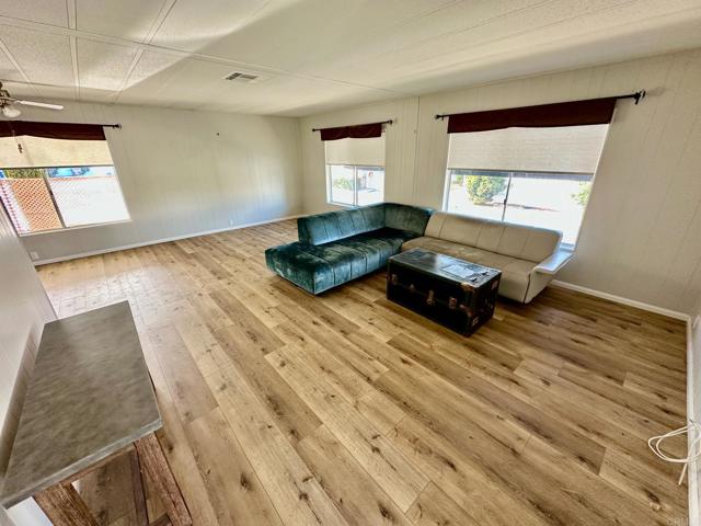 Detail Gallery Image 18 of 31 For 2130 Sunset Dr. #14,  Vista,  CA 92081 - 2 Beds | 2 Baths