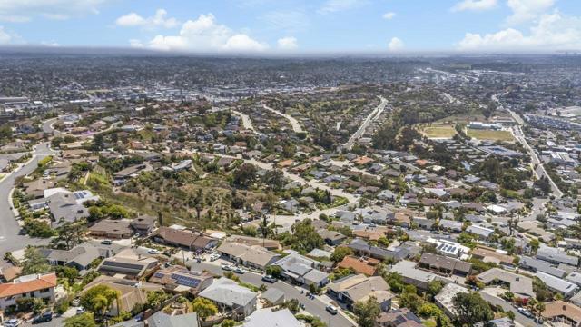 4331 Summit Drive, La Mesa CA: https://media.crmls.org/mediaz/8c74dc8d-3acc-440b-a609-d6c1fea95a43.jpg