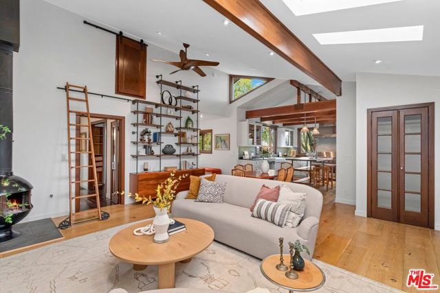 1409 Waterloo Street, Los Angeles CA: https://media.crmls.org/mediaz/8c75123e-81ad-4e09-a8b9-77e0ca7eb3ae.jpg