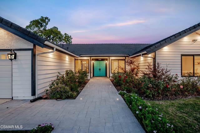 568 Bristol Avenue, Simi Valley CA: https://media.crmls.org/mediaz/8c753962-1cd0-4b83-9e47-1ce50afacbe5.jpg