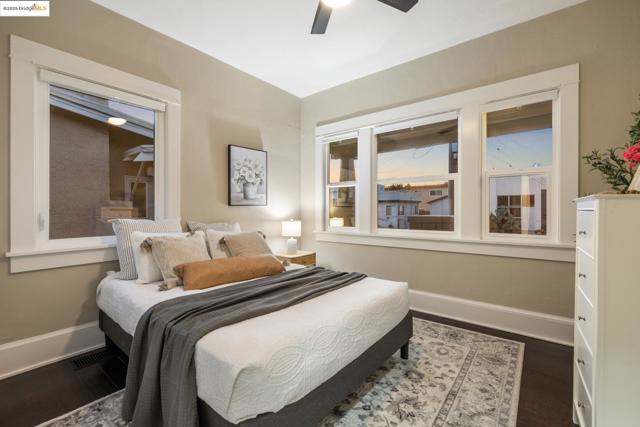 1092 Dwight Way, Berkeley CA: https://media.crmls.org/mediaz/8c76bb50-b360-4536-a661-0b32eca0235a.jpg