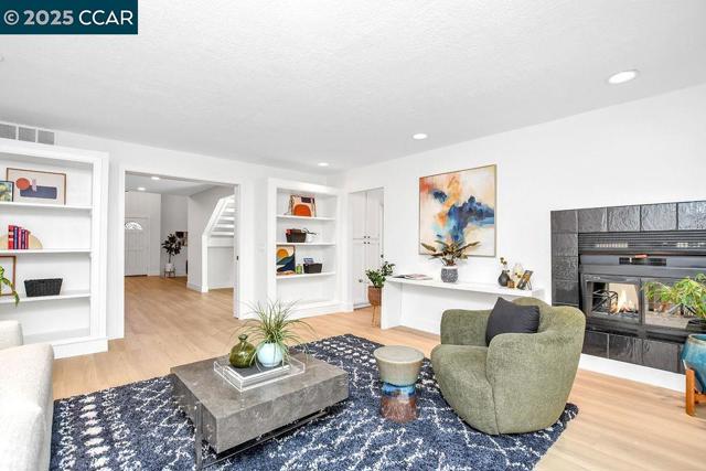 959 Redwood Dr, Danville CA: https://media.crmls.org/mediaz/8c7705e2-b03e-4245-aa38-f601d88c73b8.jpg