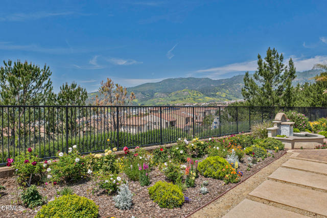 20752 Veneto Way, Porter Ranch CA: https://media.crmls.org/mediaz/8c770ad1-67a1-4609-b296-bd9b65389afc.jpg