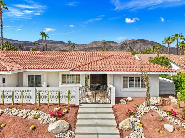 47215 Heliotrope Drive, Palm Desert CA: https://media.crmls.org/mediaz/8c770b3f-83c4-4966-8585-4ca68d3fcb7b.jpg