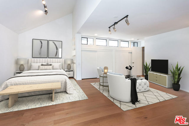 110 N Barrington Avenue, Los Angeles CA: https://media.crmls.org/mediaz/8c7736bf-19ef-480a-b31f-fed4ea47cc44.jpg