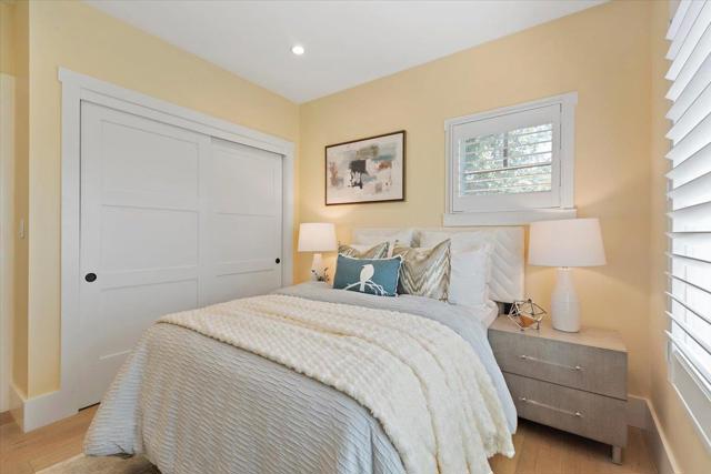 900 Roble Avenue, Menlo Park CA: https://media.crmls.org/mediaz/8c777f94-a310-48db-85aa-84750c8e8c3c.jpg