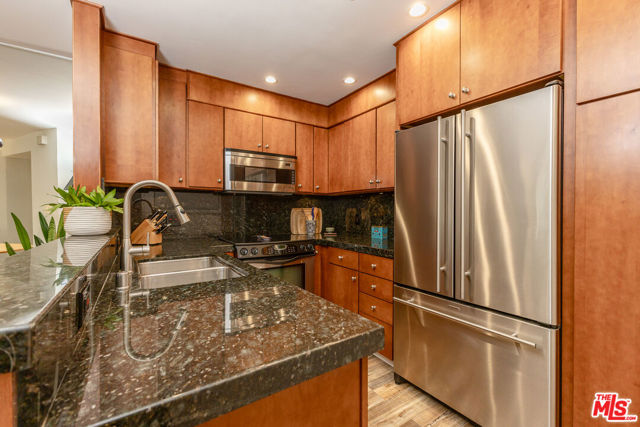2260 North Cahuenga Boulevard, 306 photo 7