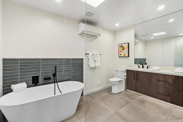 130 W Racquet Club Road #308, Palm Springs, CA 92262