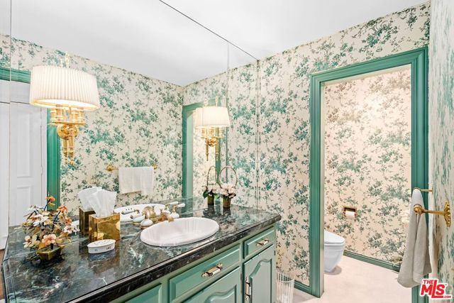 10114 Empyrean Way, Los Angeles CA: https://media.crmls.org/mediaz/8c783a1c-ee00-4c9f-adb3-dbaf7ab5cea4.jpg