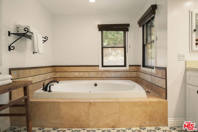 2501 Hermosita Drive photo 40