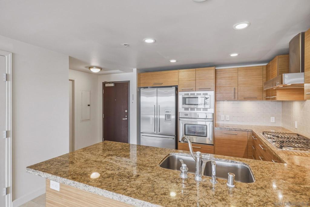 1431 Pacific Highway - photo 12
