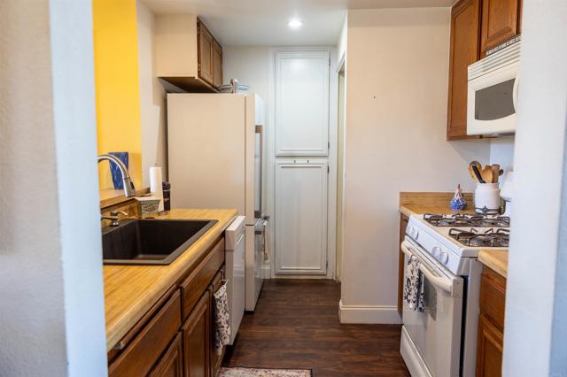 Detail Gallery Image 9 of 26 For 2910 Elm Tree Ct, Spring Valley,  CA 91978 - 2 Beds | 2 Baths