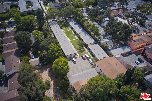 485 E Washington Boulevard, Pasadena CA: https://media.crmls.org/mediaz/8c78f086-c95d-4e26-b49f-94845ccd087b.jpg