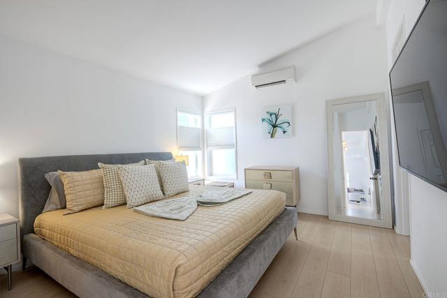 6503 Friendly Place, Carlsbad CA: https://media.crmls.org/mediaz/8c791681-495b-40ae-893f-a3c349bcf3de.jpg