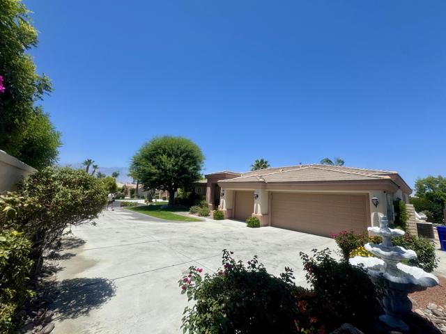 34 Calle La Reina, Rancho Mirage CA: https://media.crmls.org/mediaz/8c79816e-6135-4c34-ad7c-1e033cb1120e.jpg