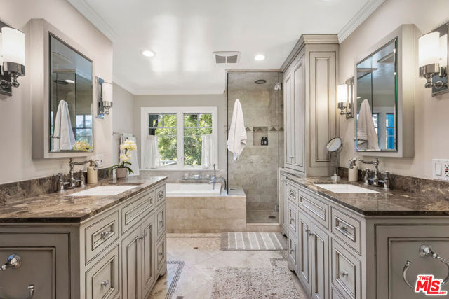 2555 N Altadena Drive, Altadena CA: https://media.crmls.org/mediaz/8c79fa1d-17ad-4dac-a991-8002467cec7d.jpg