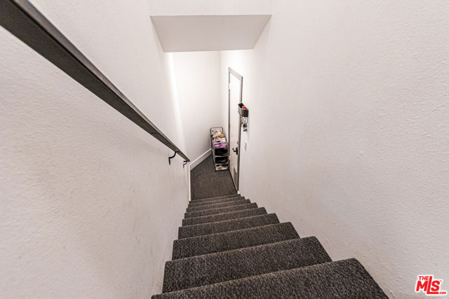 20055 Avenue Of The Oaks, Newhall CA: https://media.crmls.org/mediaz/8c7a740c-8ad8-4da9-a95f-76c336db4fa5.jpg