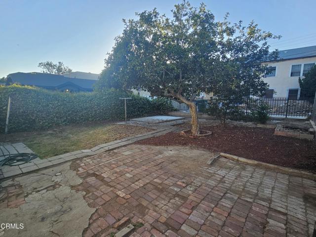 851 N Rampart Boulevard, Los Angeles CA: https://media.crmls.org/mediaz/8c7aaebe-c482-44a8-a002-d19039afb6e8.jpg