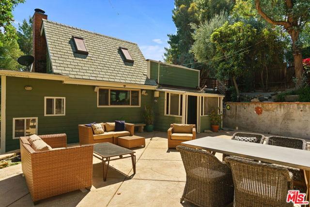 2026 Topanga Skyline Drive, Topanga CA: https://media.crmls.org/mediaz/8c7b04be-670f-4c2f-bd6b-5a0b825c8884.jpg