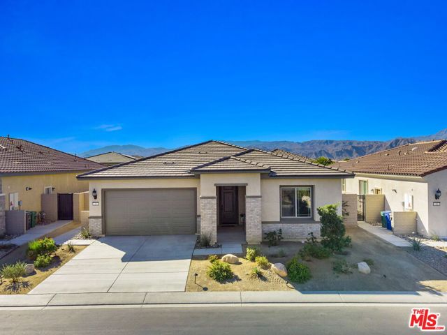 21 Chardonnay, Rancho Mirage CA: https://media.crmls.org/mediaz/8c7b4a91-95cc-4c8b-9aa4-53a49a353bfe.jpg