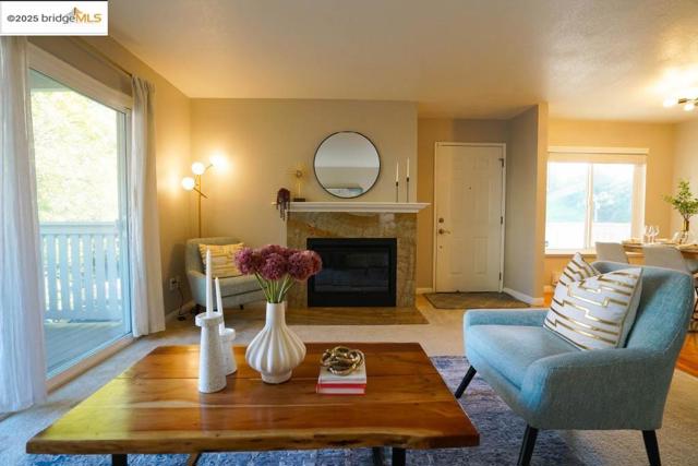 26811 Hayward Blvd, Hayward CA: https://media.crmls.org/mediaz/8c7b9521-c6ef-47dc-941b-d359f4349ee7.jpg