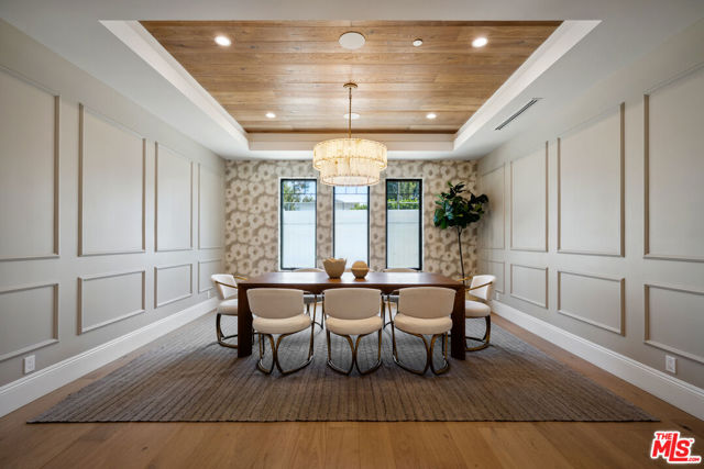 5036 Woodley Avenue, Encino CA: https://media.crmls.org/mediaz/8c7d6d42-6b95-47a1-85d3-86af1d27eb23.jpg