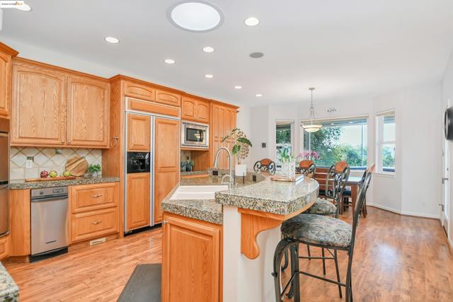 16096 Parkridge Ave, Sonora CA: https://media.crmls.org/mediaz/8c7d8a6c-990e-44e8-8d13-fc0297491fd7.jpg