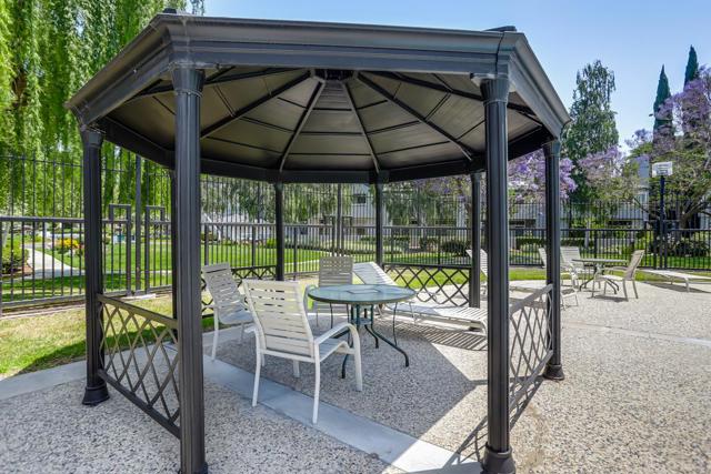 1658 Parkview Green Circle, San Jose CA: https://media.crmls.org/mediaz/8c7dc9a0-23ed-4d20-bb8b-080c12d0fbe7.jpg