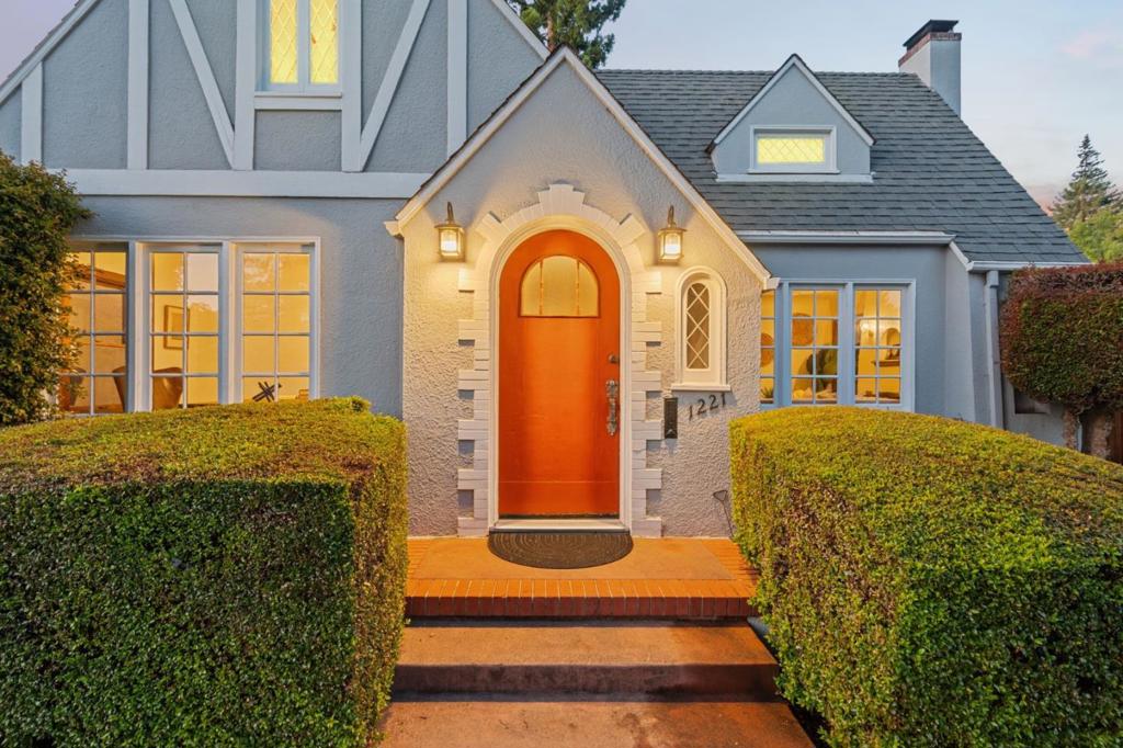 1221 Middlefield Road