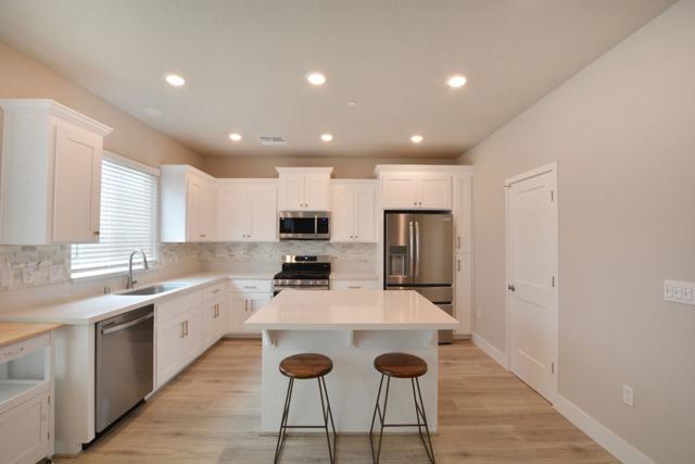 813 Big Range Way, Rocklin CA: https://media.crmls.org/mediaz/8c8004a0-6843-4173-8fb1-a48bc565dadc.jpg