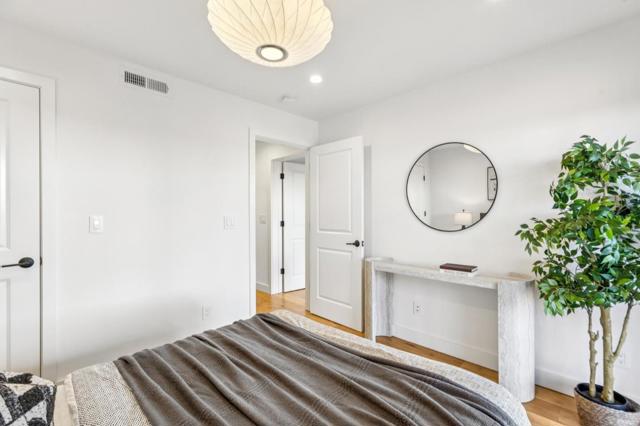 2271 40th Avenue, San Francisco CA: https://media.crmls.org/mediaz/8c80d24b-8df5-4ef2-b4be-a8b37225157c.jpg