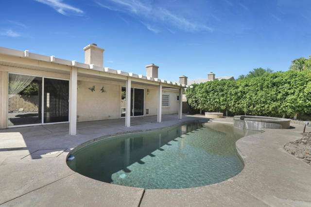 Image 32 of 42 For 78354 Calico Glen Drive