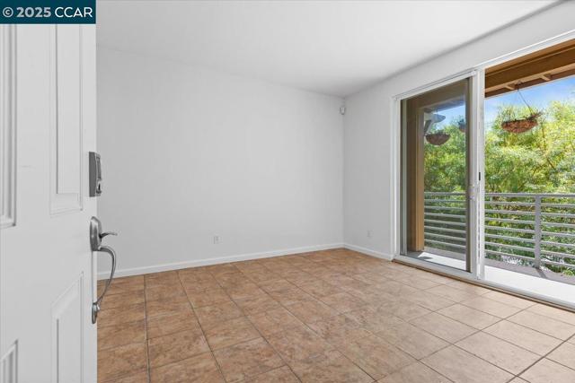 1582 Chandler St, Oakland CA: https://media.crmls.org/mediaz/8c824688-0714-42a6-b447-63dbcb7f72d1.jpg