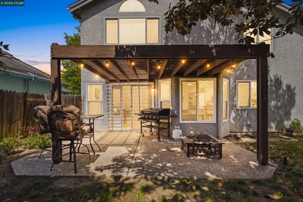 https://media.crmls.org/mediaz/8c82917c-cb81-4947-ac14-29516b960703.jpg?preset=X-Large