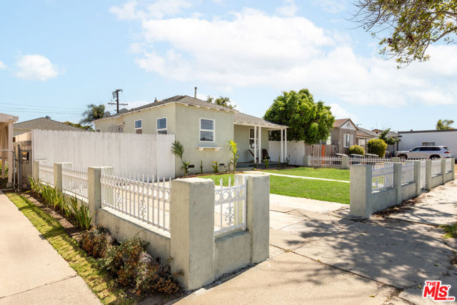 2722 Marine Avenue, Gardena CA: https://media.crmls.org/mediaz/8c82f73f-a943-42bd-8fd6-c132cd6a5d69.jpg