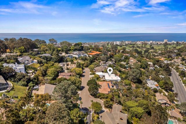 1640 El Paso Real, La Jolla CA: https://media.crmls.org/mediaz/8c83d038-f245-4e21-a4f6-67c513d3c8e1.jpg